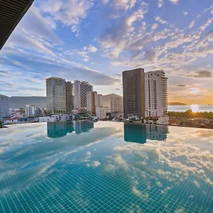 4* Hotel Del Luna