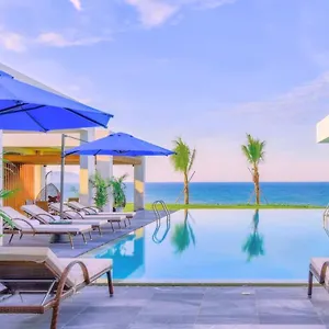리조트 Deluxe Beachside, 다낭